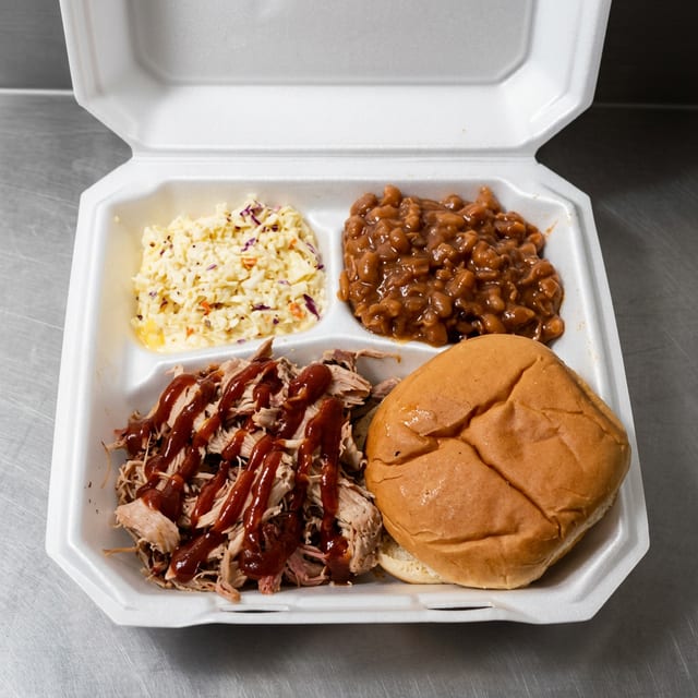 BBQ Plate W/3 Sides.